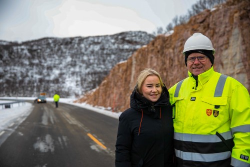 !Agne Masternes Hansen og byggeleder fylkeskommune Johnny Johnsen. Foto: Sunniva Tnsberg Gaski/Troms og Finnmark fylkeskommune