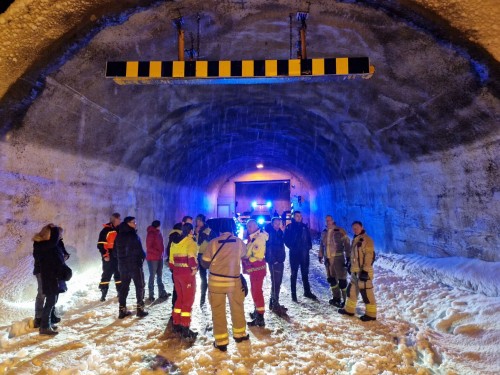 Snøskred Nord For Skarvbergtunnelen E69 åpner Ikke Søndag Radio Nordkapp