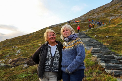 !Sidsel Nielsen (tv) var det frste som skrev p Facebook og lanserte ideen om sherpatrapp opp storfjellet. Her samme med Trudy Engen.