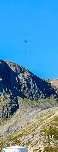 !Helikopter i arbeid onsdag formiddag. 